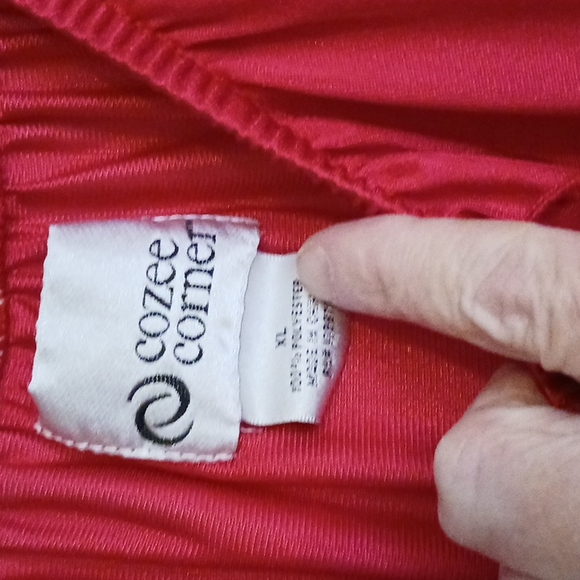 A bundle of 2 gowns - Picture 3 of 8